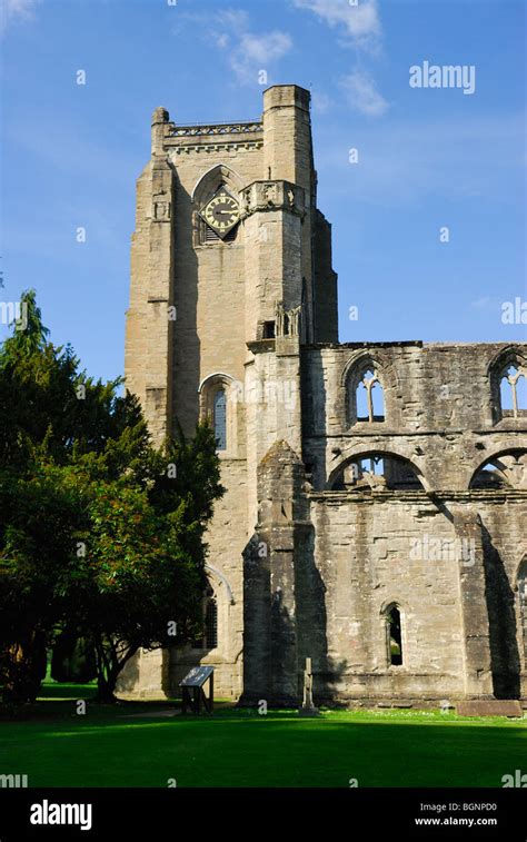 Ruins of Dunkeld Cathedral, Dunkeld, Perthshire, Scotland Stock Photo - Alamy