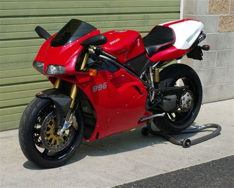 2000 Ducati 996 SPS – Bike-urious