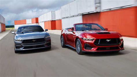 Novo Ford Mustang 2024 estreia mais tecnológico e com motor V8