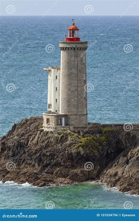 Vuurtoren Petit Minou in Roadstead Van Brest, Bretagne Stock Foto ...