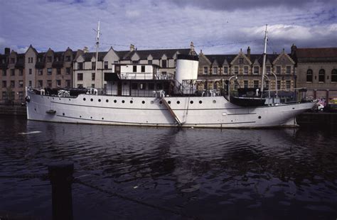 Steam Yacht Ocean Mist, Leith © Chris Allen cc-by-sa/2.0 :: Geograph ...