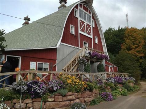 13 Beautiful Wisconsin Wineries That Are Even More Magical in the Fall ...