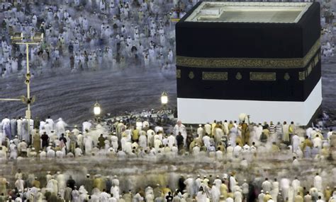 Pilgrims arrive in Mecca for haj amid regional turmoil