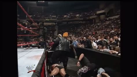 Stone Cold saves Stephanie McMahon from The Undertaker (1999) : r/Wrasslin