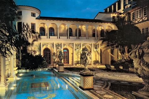 The Versace Mansion is back in the spotlight, thanks to ‘American Crime Story’ - Curbed Miami