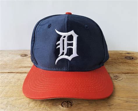 Vintage 90s Detroit TIGERS Snapback Hat Logo 7 Official | Etsy Canada | Snapback hats, Detroit ...