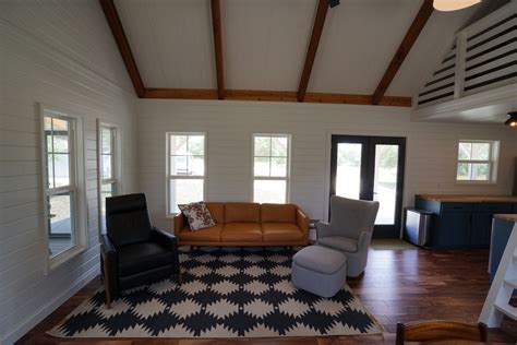 16x40 Cottage Cabin in Burton, TX by Kanga Room Systems Farmhouse Cabin, Cottage Cabin, Guest ...