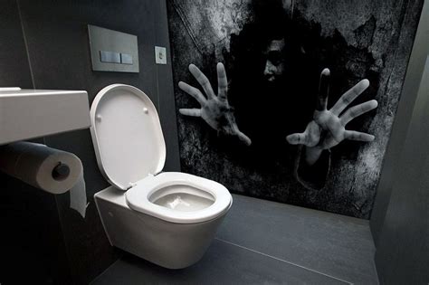 These Bizarre Toilet Makeovers Are Perfect For Horror Movies Lovers ...