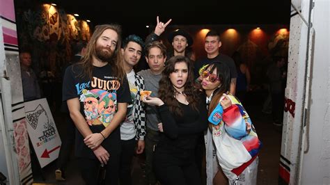 Hailee Steinfeld and DNCE's Duet, "Rock Bottom," Is Finally Here | Teen ...