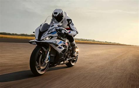 [Street] BMW S1000RR 2023 : des évolutions et des ailerons ! - Paddock GP