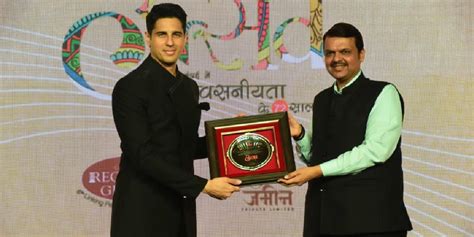 Shershaah actor Sidharth Malhotra was felicitated with the ‘Best Actor ...