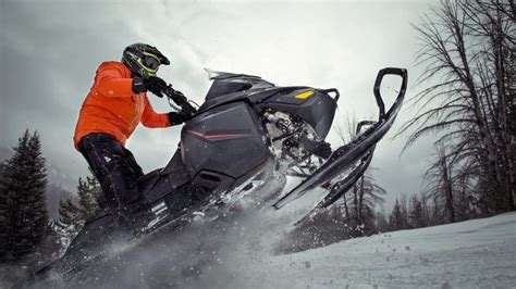 Best Snowmobiling Gear (& Why You Should Purchase in the Summer ...