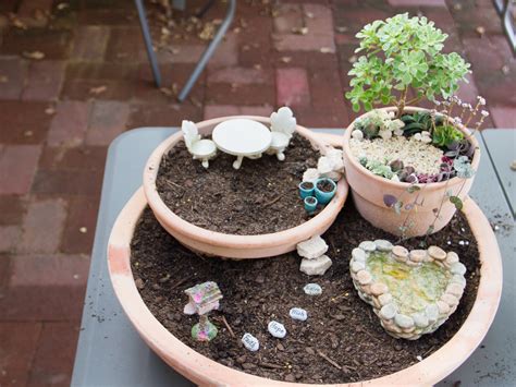 Succulent Fairy Garden Tutorial | DIY Succulent Fairy Garden | Fairy Garden Blog