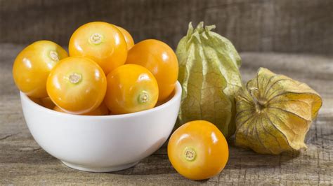 Golden Berries: The Little-Known Superfood That Tastes Like Clementines ...