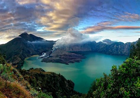 Indonesia’s Natural Beauty In 22 Breathtaking Photos | WowShack