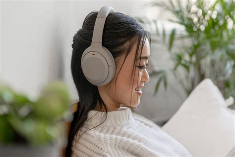 Sony’s flagship XM4 noise-canceling headphones are close to $100 off - The Verge