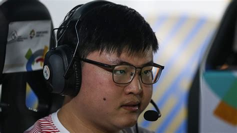 'Uzi Out': LOL legend gamer Uzi retires due to injuries and diabetes - CGTN