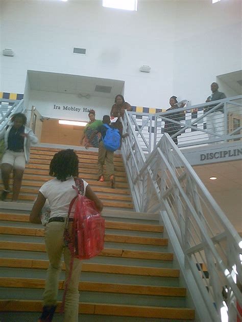 Moss Point students explore new Magnolia Middle School on first day of classes - gulflive.com