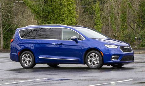 2021 Chrysler Pacifica Hybrid: Review - autoNXT.net