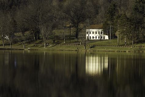 rose barn across north park lake | Marc Metcalfe | Flickr