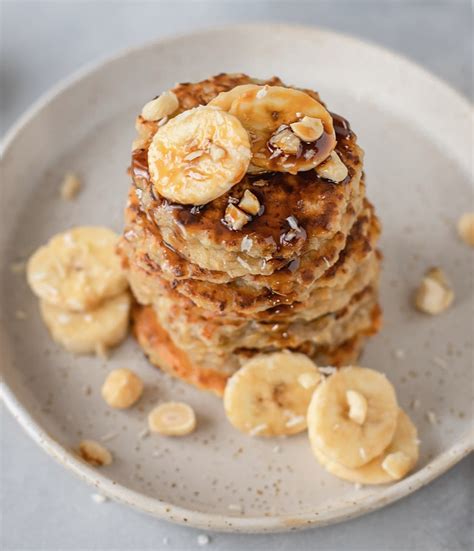 Healthy Banana Oatmeal Pancakes (Quick & Easy Breakfast Idea!)