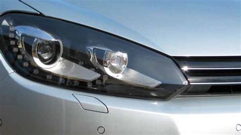 Are Xenon Headlights Worth It? (Pros and Cons)