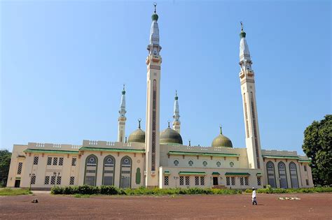 Drinking and nightlife in Conakry, Guinea - Lonely Planet