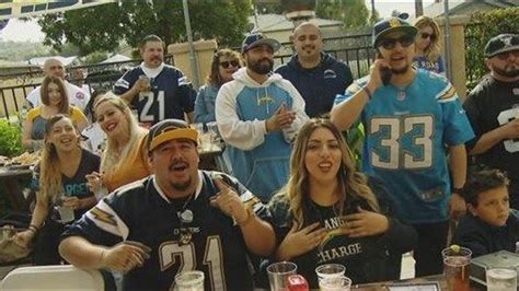 Chargers fans pack San Diego sports bars for playoff game | cbs8.com