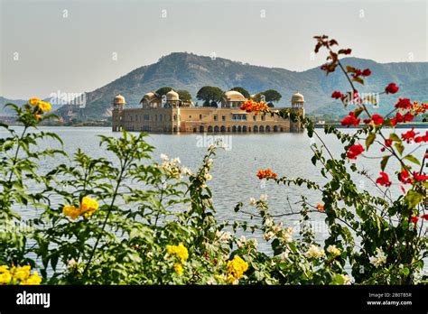 Jal Mahal palace inside Man Sagar Lake, Jaipur, Rajasthan, India Stock Photo - Alamy