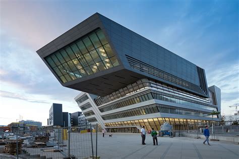 Galeria de Biblioteca e Centro de Aprendizagem da Universidade de Economia de Viena / Zaha Hadid ...