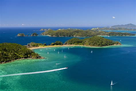 Paihia and the Bay of Islands - Backpacker Bus New Zealand