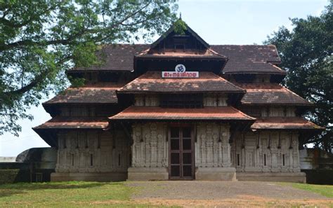 Vadakkunnathan Temple Thrissur, History, Timings, Photos