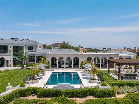 Trae Young's New $30 Million Mansion is the Ultimate Post-Season Pad ...