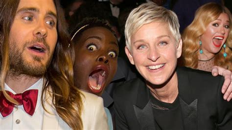 16 Awesome Celeb Photobombs - YouTube