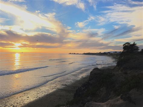 Santa Barbara beach sunset | Santa barbara beach, Beach sunset, Sunset