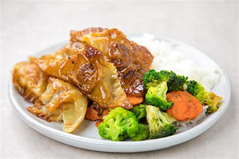 Homemade Potstickers {With Dipping Sauce!} | Life Made Simple