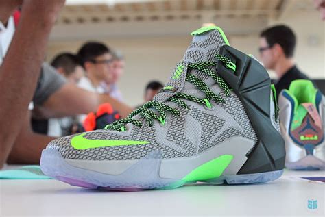 Monday Night Preview: LeBron 12 "Dunk Force" - SneakerNews.com