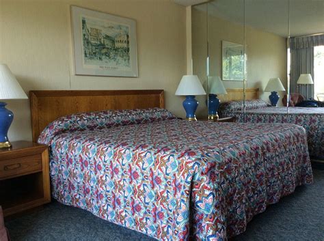 FLAGSHIP INN $79 ($̶8̶5̶) - Updated 2021 Prices & Hotel Reviews - Bremerton, WA - Tripadvisor