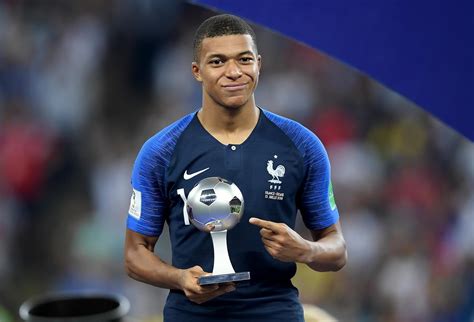 World Cup 2018 Awards: Who Won The Golden Boot, Ball and Gloves? - Sportified News