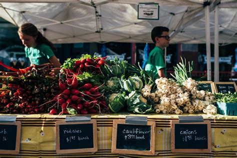 Pin by Say Hello on Des Moines Farmer's Market | Des moines farmers market, Downtown farmers ...