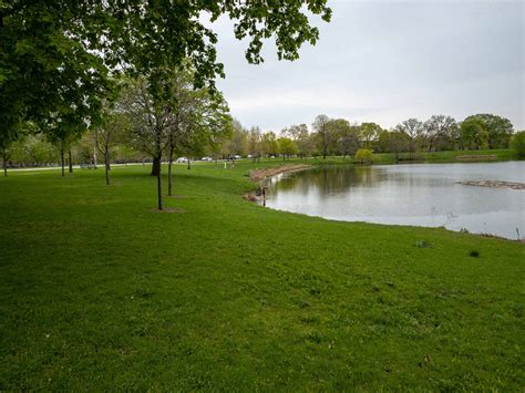 Columbus Park – Chicago Traveler