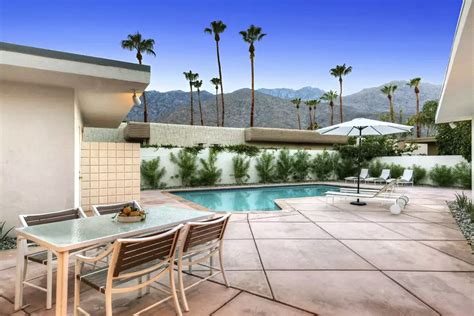 11 Amazing Mid-Century Airbnb Rentals on the West Coast! | Mid Mod Mango