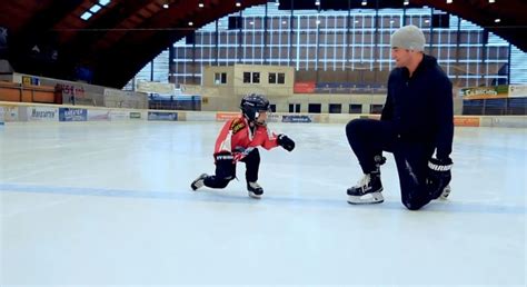 Beginner’s Guide to Ice Skating: 9 Tips to Master the Basics in 2024 ...