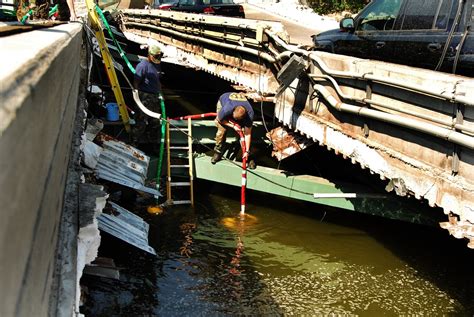 Photos: Looking back at the I-35W bridge collapse | MPR News