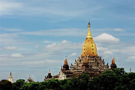 Ananda Temple - The Legendary White-Snow Temple in Bagan