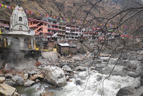 Manikaran hot springs in India - Helen on her Holidays