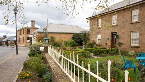 Oatlands, Tas - Outback Magazine : R.M. Williams