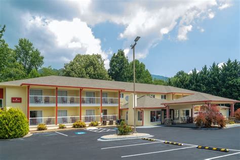 Ramada by Wyndham Maggie Valley | Maggie Valley, NC Hotels