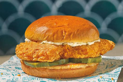 Popeyes Brings Back Its Cajun Flounder Sandwich - Thrillist