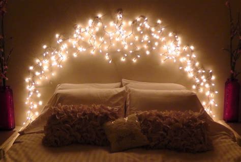 Decorate Your Bedroom with Beautiful Twinkle Lights